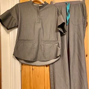 Figs graphite scrubs xs Teresina bottoms Ejura top